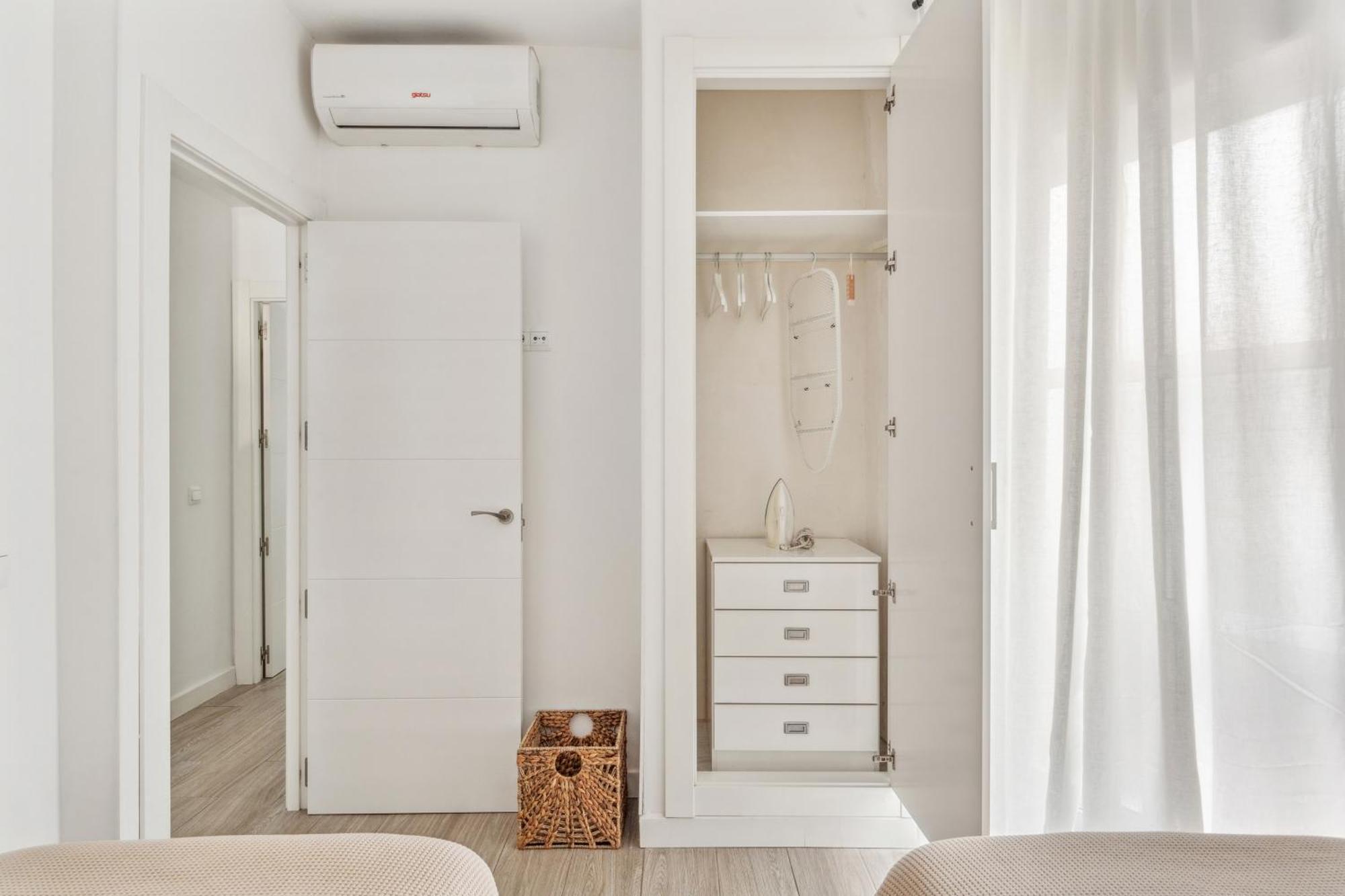 Epidemia & Quite Bedrooms By Ele Apartments 말라가 외부 사진